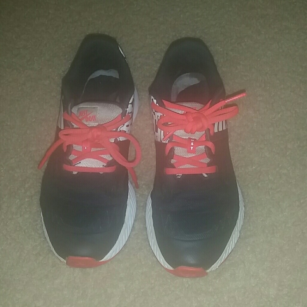 Boy's Nike Gym Shoes